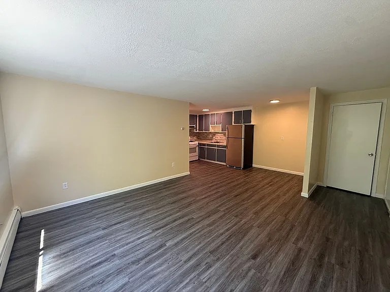 17-25 Edgewood Ave — Photo 2