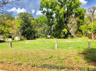 5104 Twin Pine Dr, Plant City, FL 33566