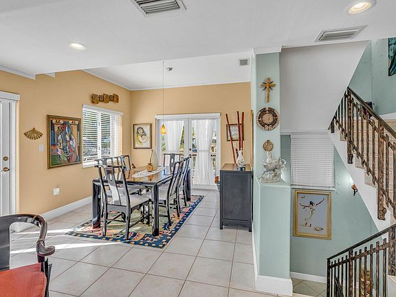 5th image of 167 Lorelane Pl