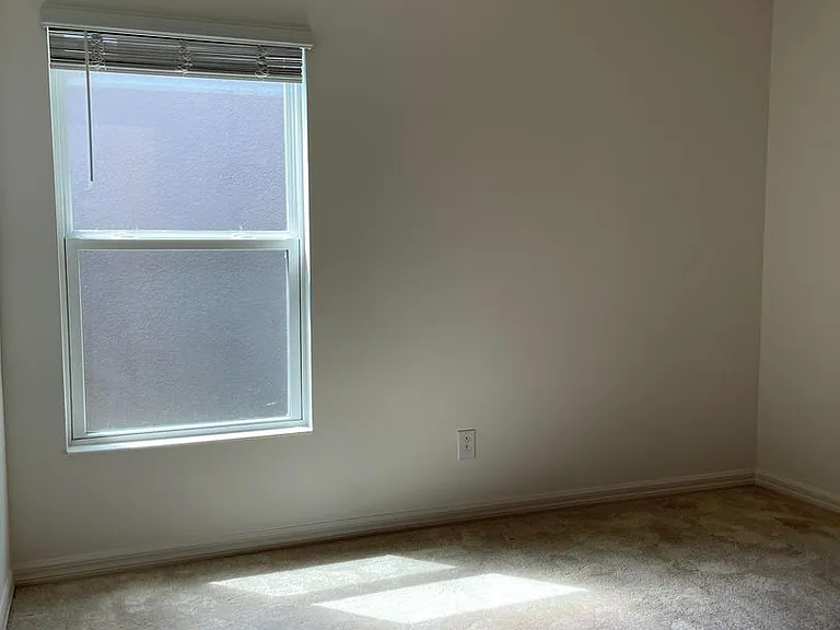 908 Anna Pl — Photo 12
