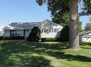110 W South St, Monticello, IA 52310