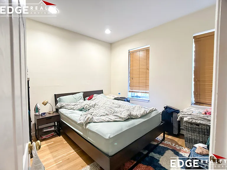 390 Riverway #19 — Photo 5