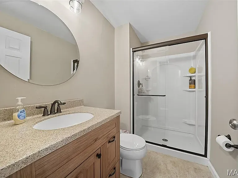 761 Creek View Dr — Photo 3