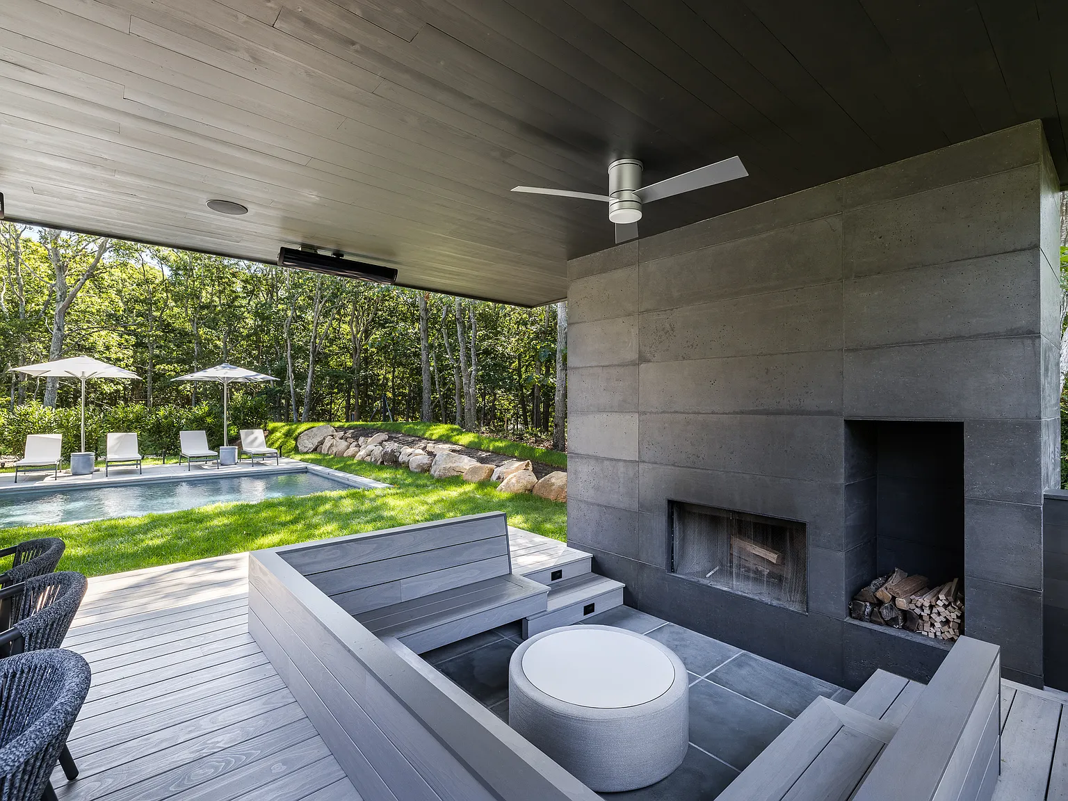 Modern New Construction Close to Village — Photo 4