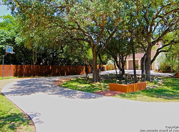 4th image of 233 Sagecrest Dr