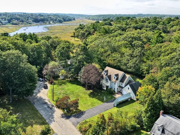 16 Salt Meadow Ln, Scituate, MA 02066