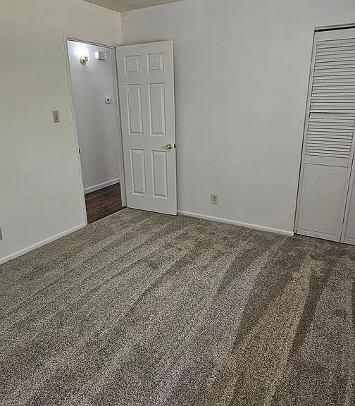 715 James Ct — Photo 8