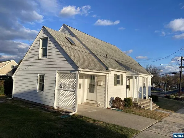 91 Sinniger Pl, Maywood, NJ 07607