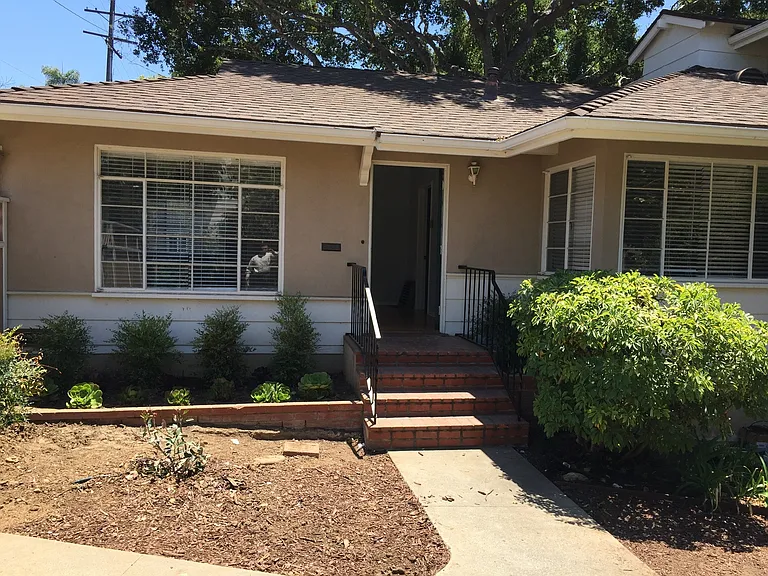 1721 Chapala St — Photo 2
