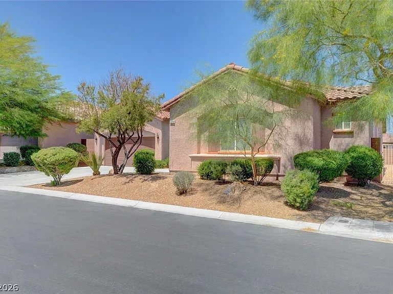 10214 Elk Valley St — Photo 2