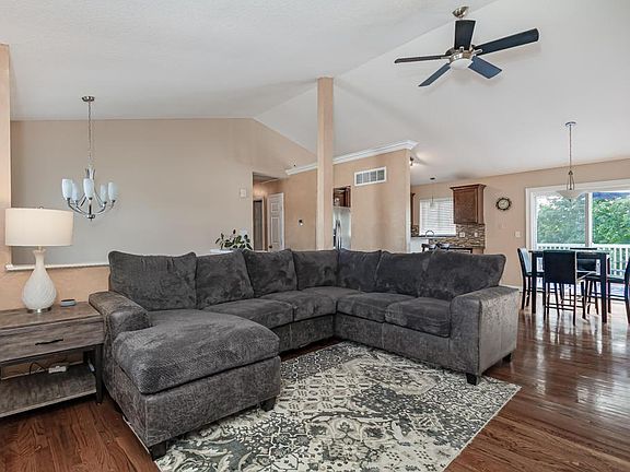 5th image of 1630 Ringfield Dr