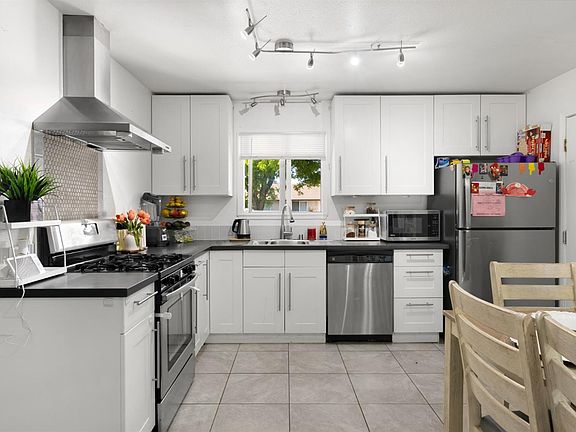 4th image of 1558 W 3rd Street