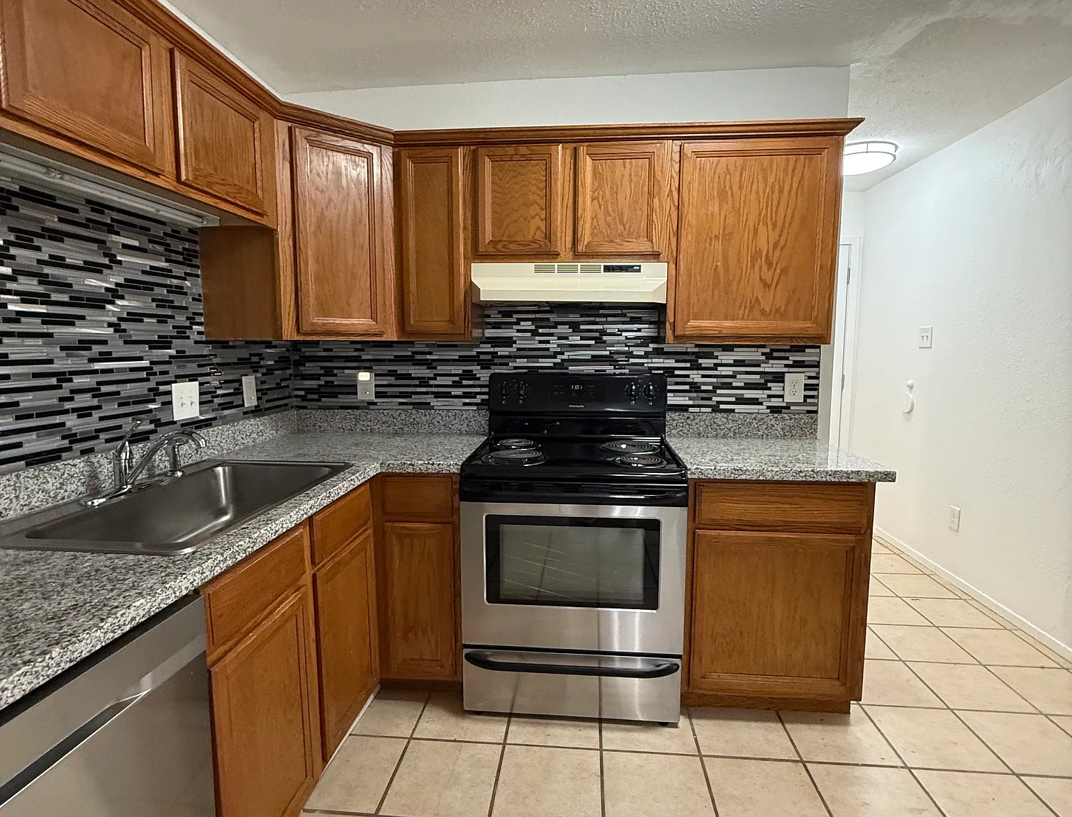 2 bed, 1.5 bath, 1200 sqft, $1,200 — Photo 1