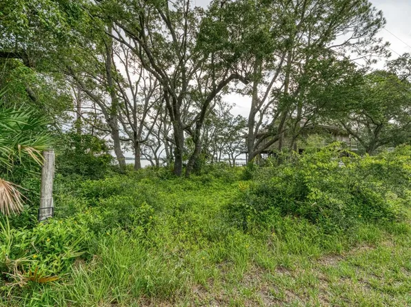 175 Harbor Cir, Alligator Pt, FL 32346