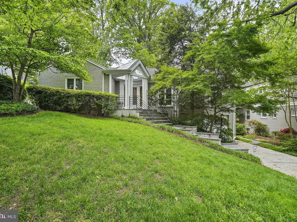 4818 Essex Ave, Chevy Chase, MD 20815