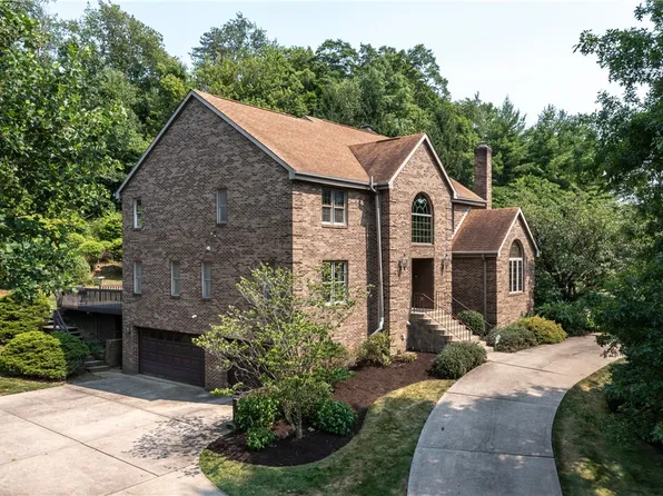 118 Wedgewood Dr, Gibsonia, PA 15044