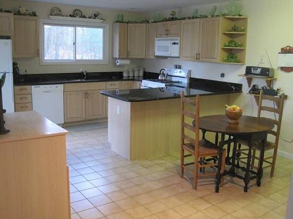 EIT Kitchen with Granite