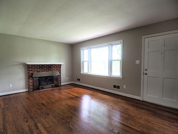 5th image of 3136 Richard Ave NE