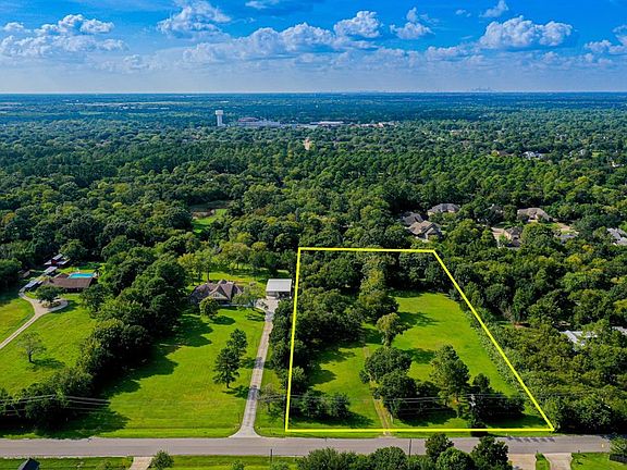 3rd image of 1008 Briar Creek Dr