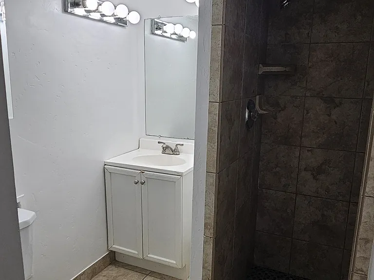 11809 S 1000 E — Photo 20
