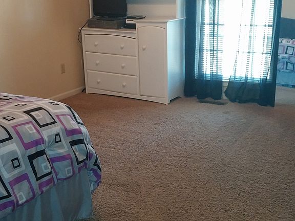 1st Bedroom wt walk in close