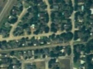 1303 Edgebrook Dr, El Campo, TX 77437