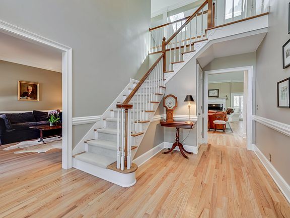 3rd image of 341 Magnolia Lake Ct