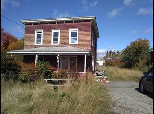 3 Forest St, Jackman, ME 04945