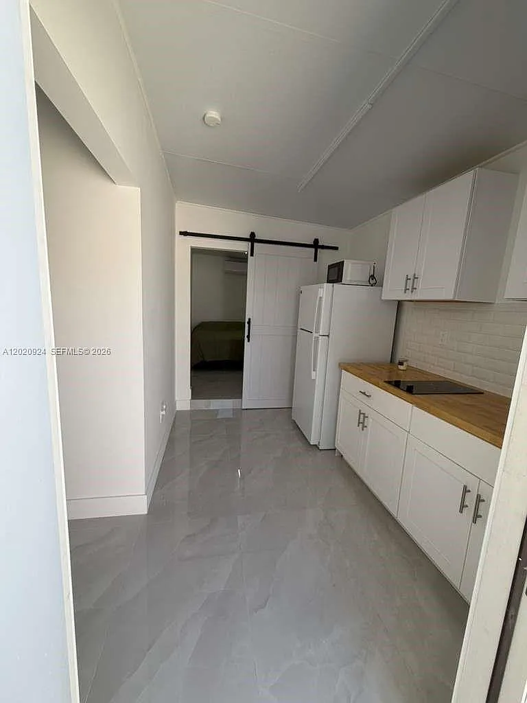 Building Photo - 19316 SW 121st Ave #3