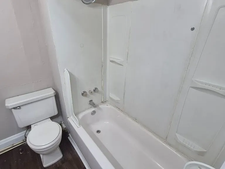 215 Elm St — Photo 10