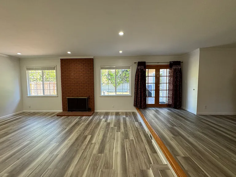 1574 James Town Dr — Photo 5