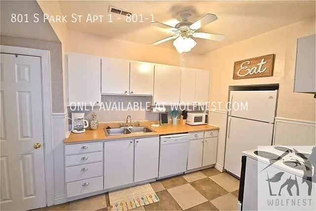 801 S Park St #1 — Photo 1