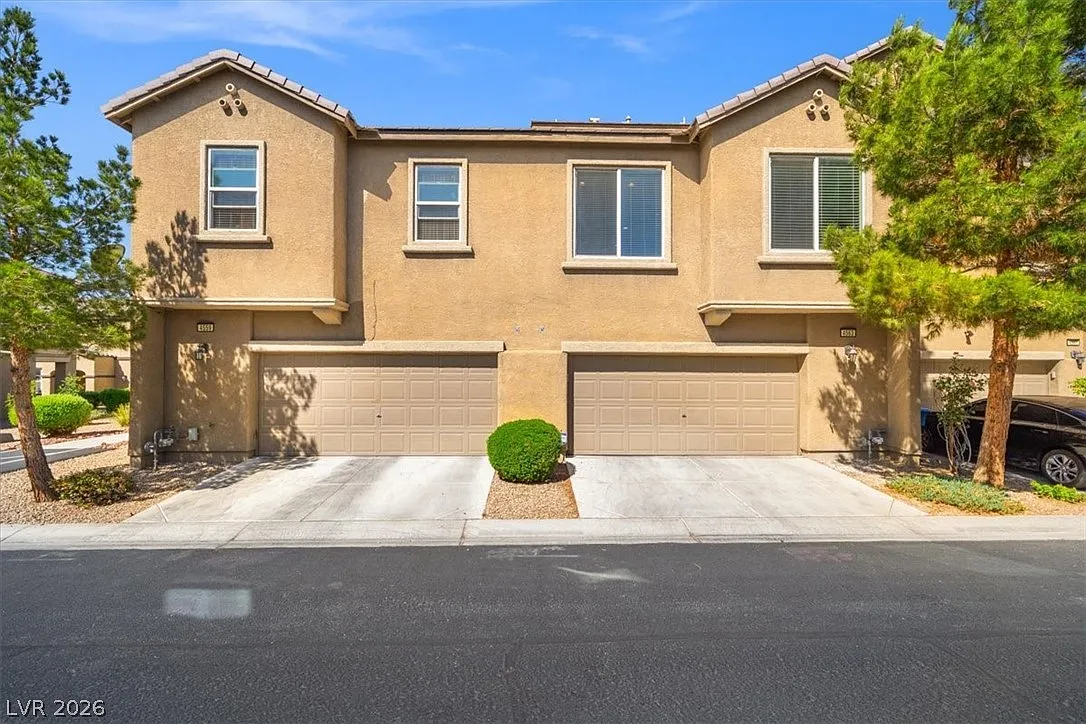 4 bed, 3.5 bath, 1874 sqft, $1,940 — Photo 1