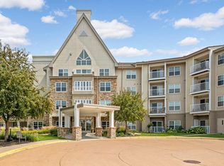 5650 Boone Ave N APT 308, New Hope, MN 55428