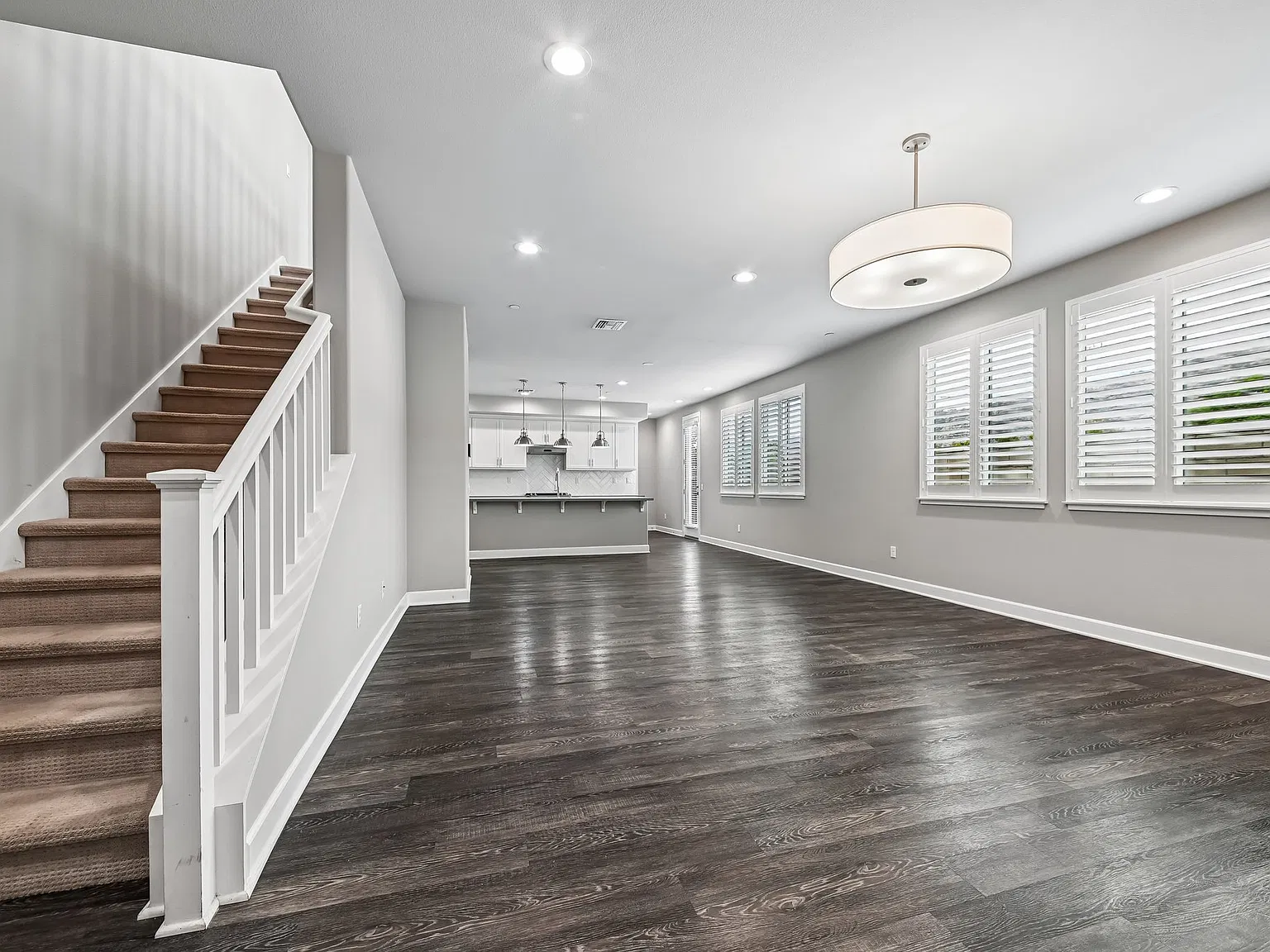 2 bed, 2.5 bath, 1833 sqft, $3,650 — Photo 2