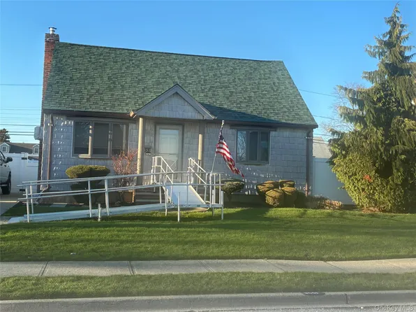3551 Condor Road, Levittown, NY 11756