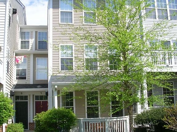 7 caravan court
