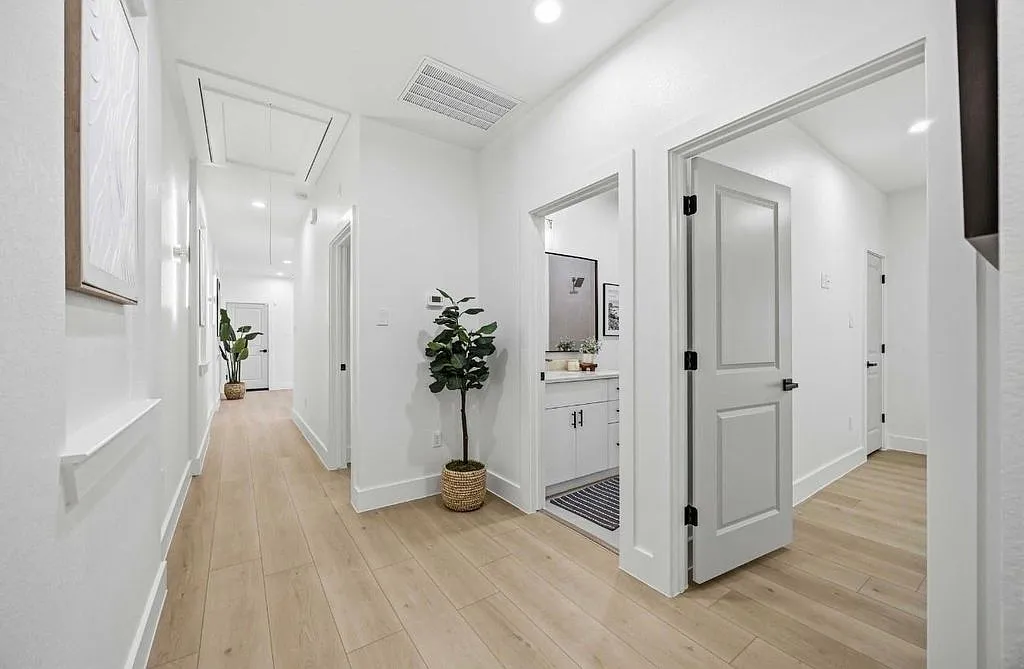 3 bed, 2.5 bath, $800 — Photo 3