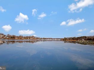 328 Arbutus Dr, Edgewater, MD 21037