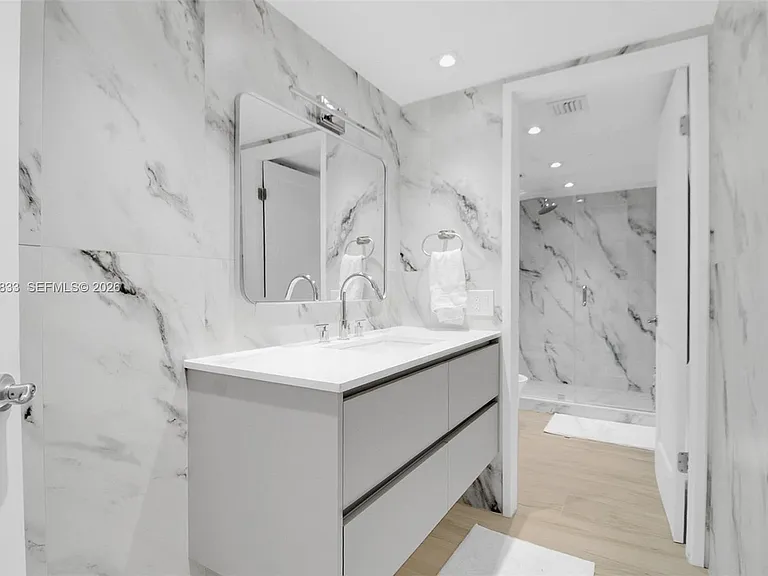 5757 Collins Ave #1003 — Photo 41
