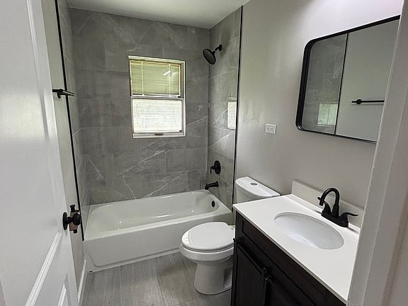 3rd image of 790 Harlan Pl