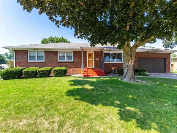 1932 W 36th St, Davenport, IA 52806