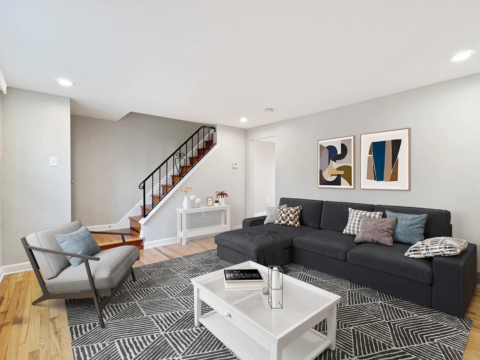 2 bed, 1100 sqft, $1,375 — Photo 4