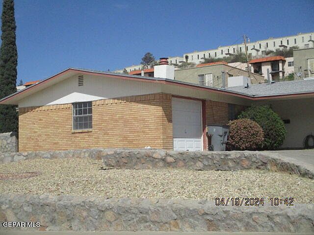 1st image of 209 Zenith Dr #A