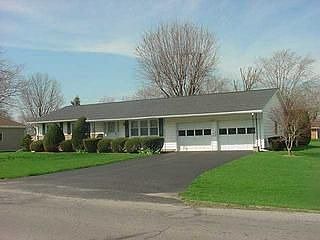 1st image of 79 Oakwood Dr