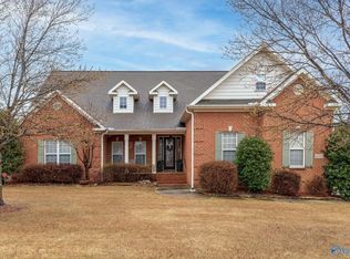 6700 Hampton Bend Cir SE, Owens Cross Roads, AL 35763
