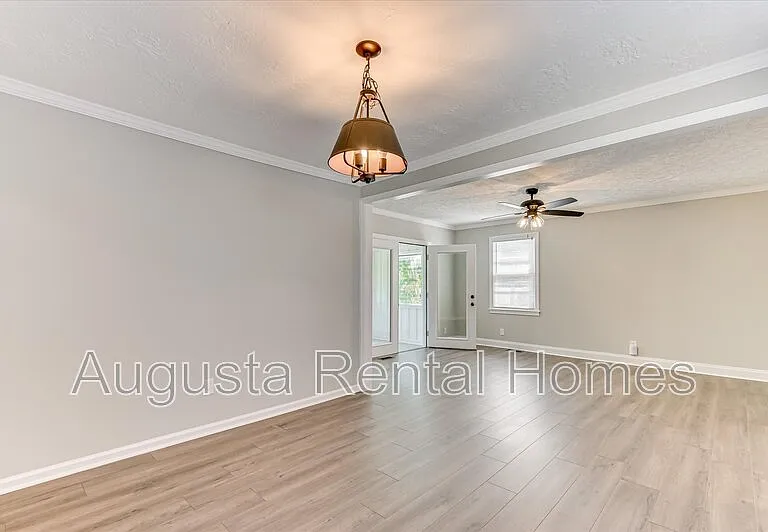 3210 York Dr — Photo 12