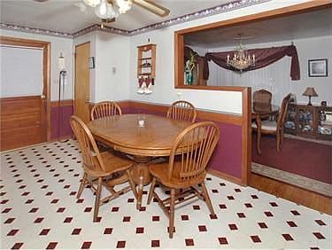 3rd image of 10460 Primrose Dr