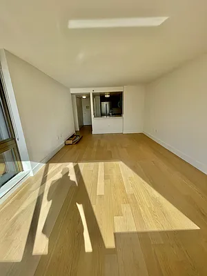 Rented by Cushman & Wakefield (Management) | media 18