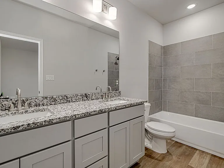 1649 E Terrell Ave — Photo 17